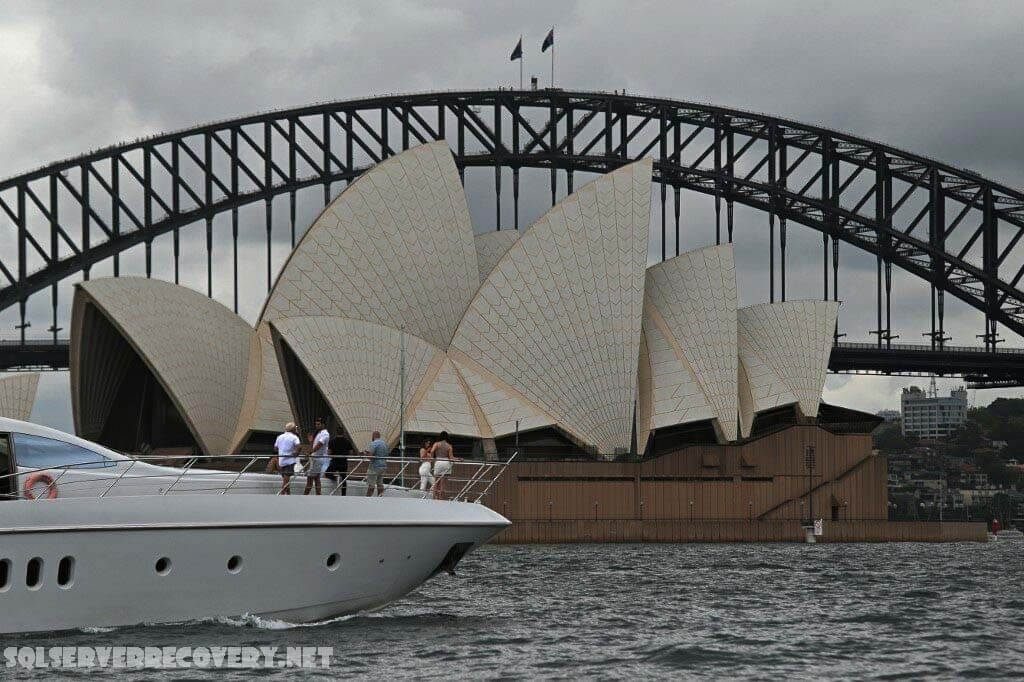 Sydney ประกาศข้อจำกัดใหม่ก่อนปีใหม่ ออสเตรเลียได้ประกาศข้อ จำกัด ใหม่สำหรับซิดนีย์ก่อนการเฉลิมฉลองวันส่งท้ายปีเก่า เมืองนี้กำลังต่อสู้กับการระบาด