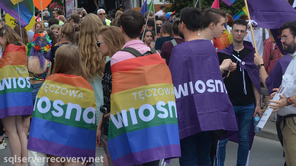 สามภูมิภาค ของโปแลนด์ยกเลิกมติต่อต้าน LGBT สามภูมิภาคของโปแลนด์โหวตในวันจันทร์ที่จะยกเลิกการลงมติที่ประกาศว่าพวกเขาปราศจากอุดมการณ์