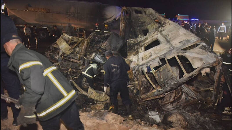 รถบัสพลิกคว่ำ ในเนปาล เสียชีวิต 28 ศพ มีผู้เสียชีวิตอย่างน้อย 28 คนและบาดเจ็บอีกหลายคนในอุบัติเหตุรถบัสชนทางตะวันตกเฉียงเหนือ