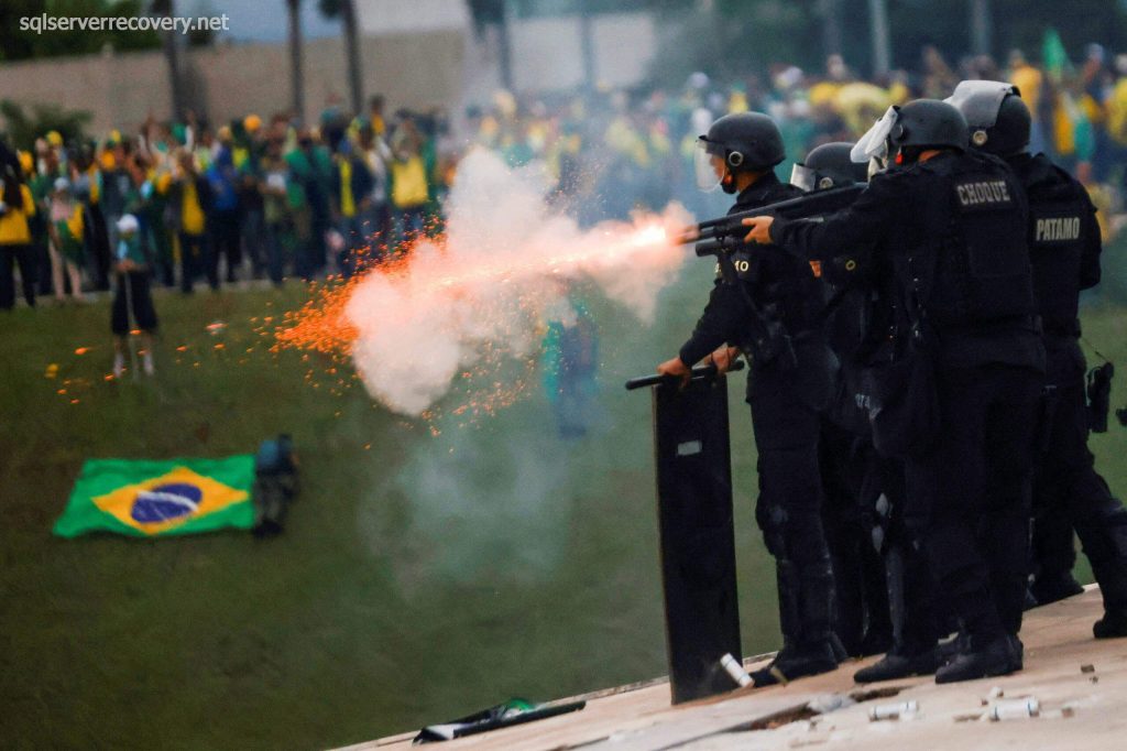 ศาลสูงสุด ของบราซิลสอบสวนการจลาจล ศาลสูงสุดของบราซิลตกลงที่จะรวมอดีตประธานาธิบดีฝ่ายขวา Jair Bolsonaro เข้าไต่สวนคดี